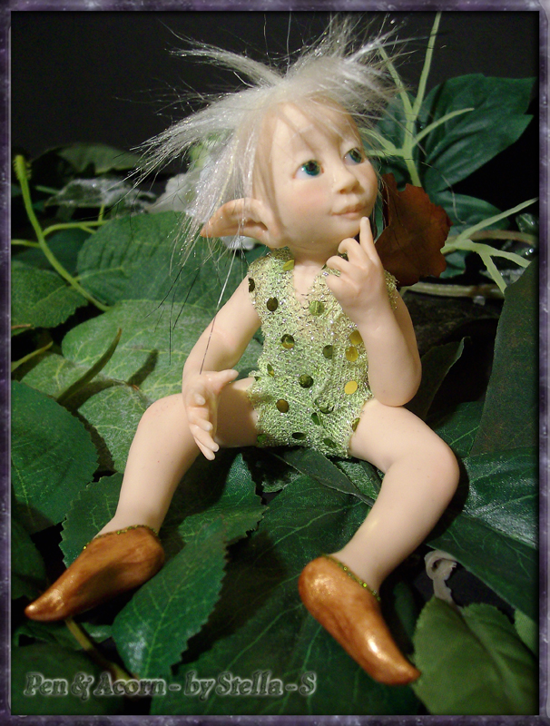 Baby Faerie Pen & Acorn back to gallery